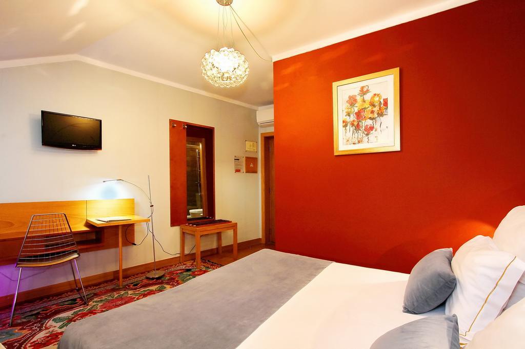 Hotel Mestre De Avis Γκιμαράες Δωμάτιο φωτογραφία
